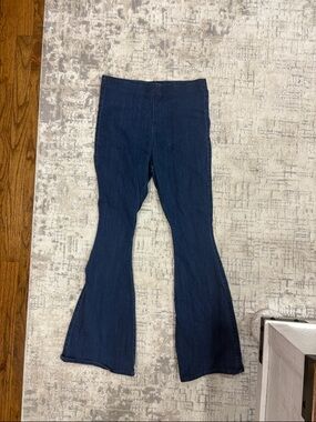 Hollister Dark Blue High-Rise Flare Jeans